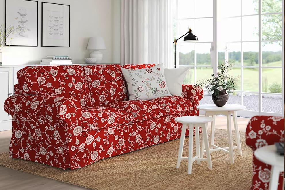 фото дивана красного цвета в интерьере